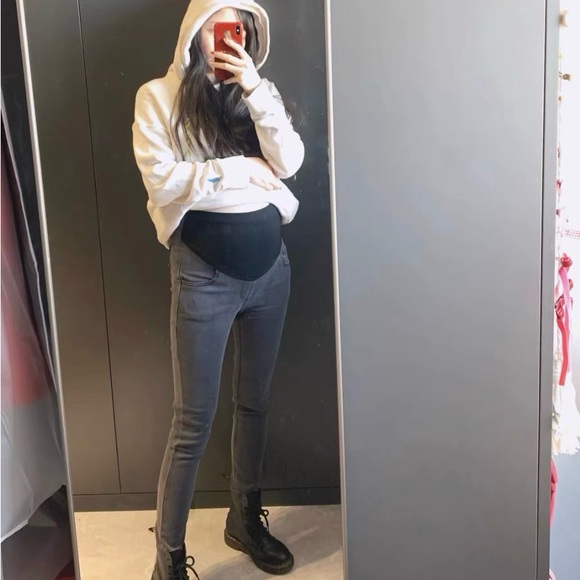 Slim Cut Maternity Jean - Picture 4 of 7